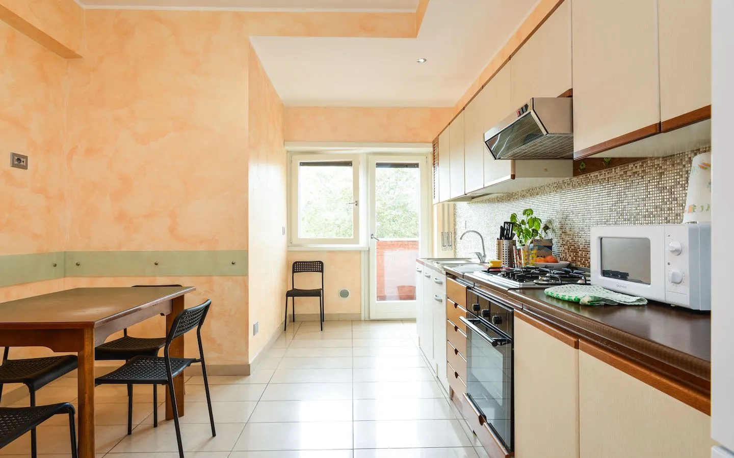 Kitchen 1