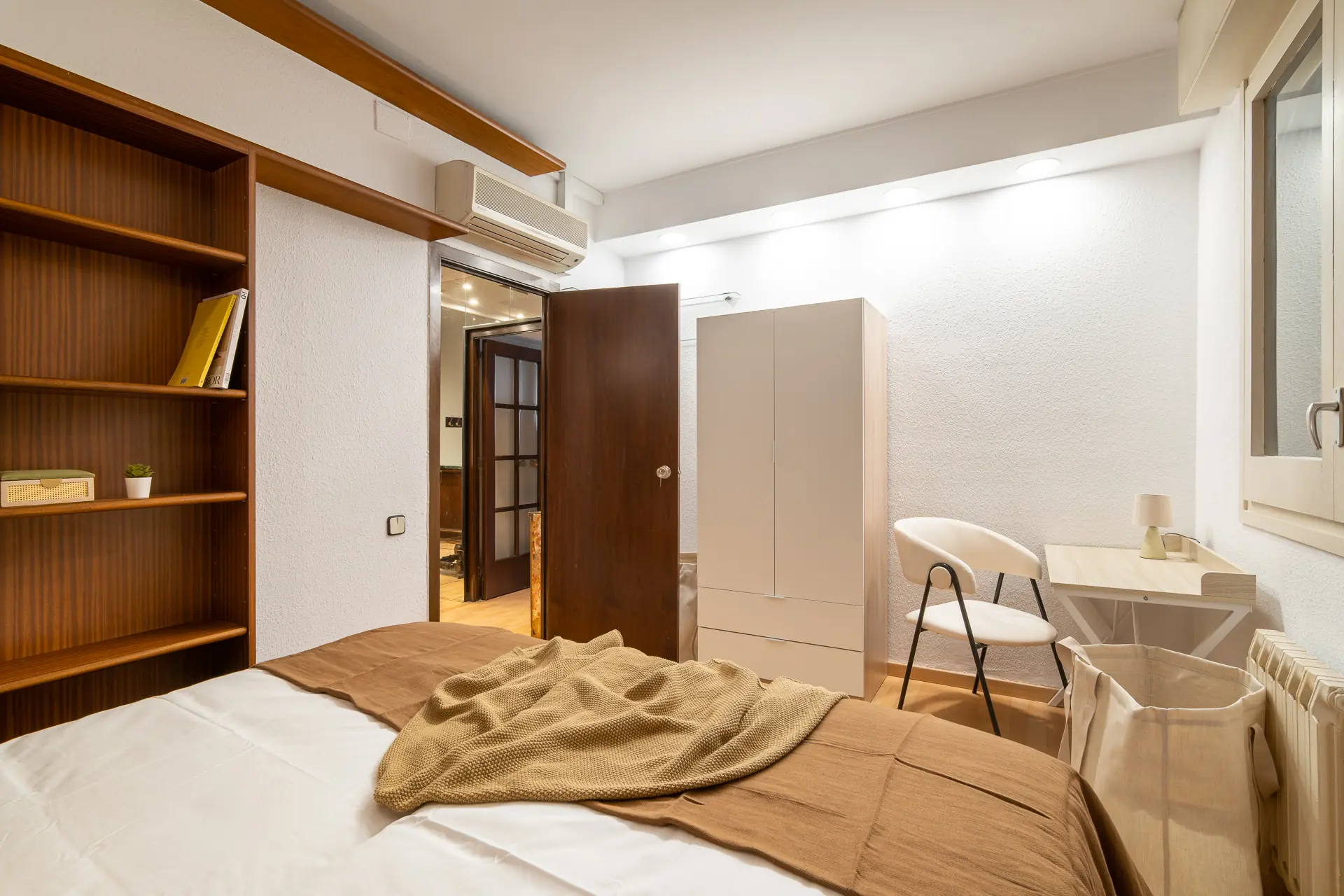 Private room in Barcelona photo 3
